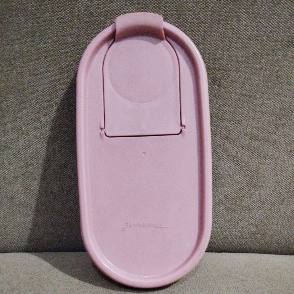 TUTUP BARU oval ber katup tupperware  BUKAN UNTUK TEKO