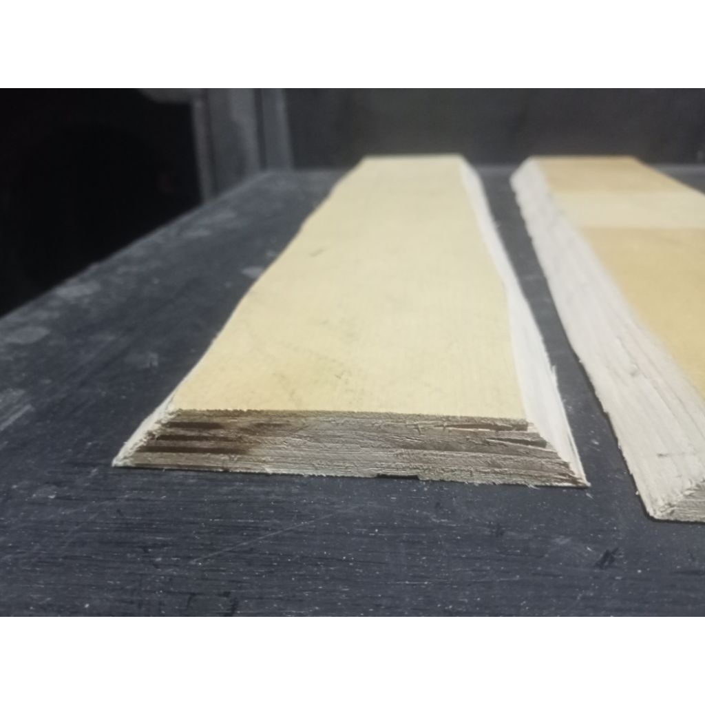 kayu siku siku lebar 10 cm.panjang 50 cm.untuk box salon speaker