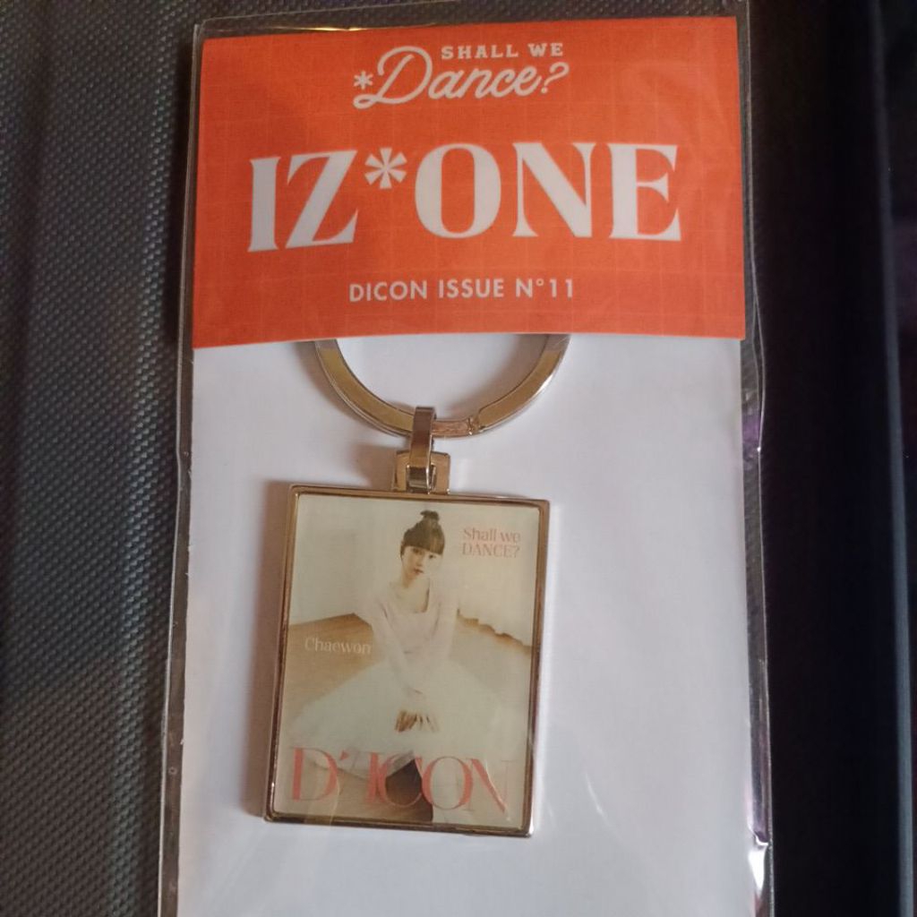 CHAEWON KEYRING DICON MAGAZINE SHALL WE DANCE