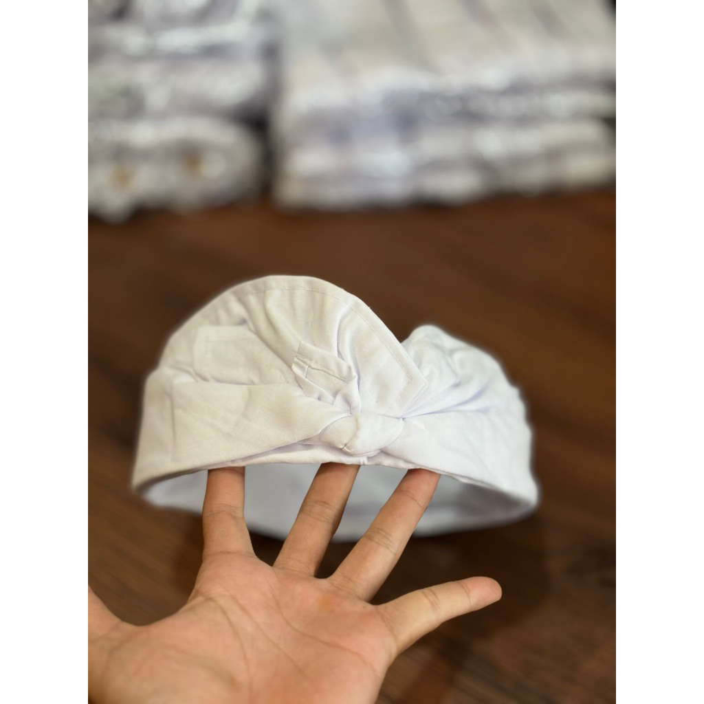 Udeng Putih Bungkulan jadi