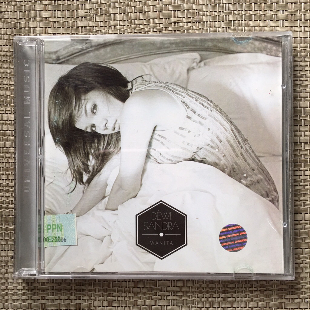 CD Dewi Sandra - Wanita