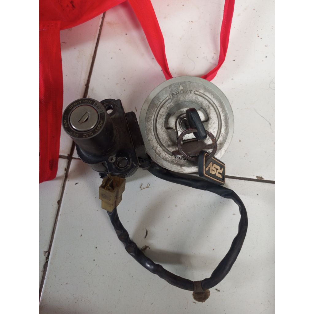 kunci kontak set Honda CBR 250R kyj k33 Thailand