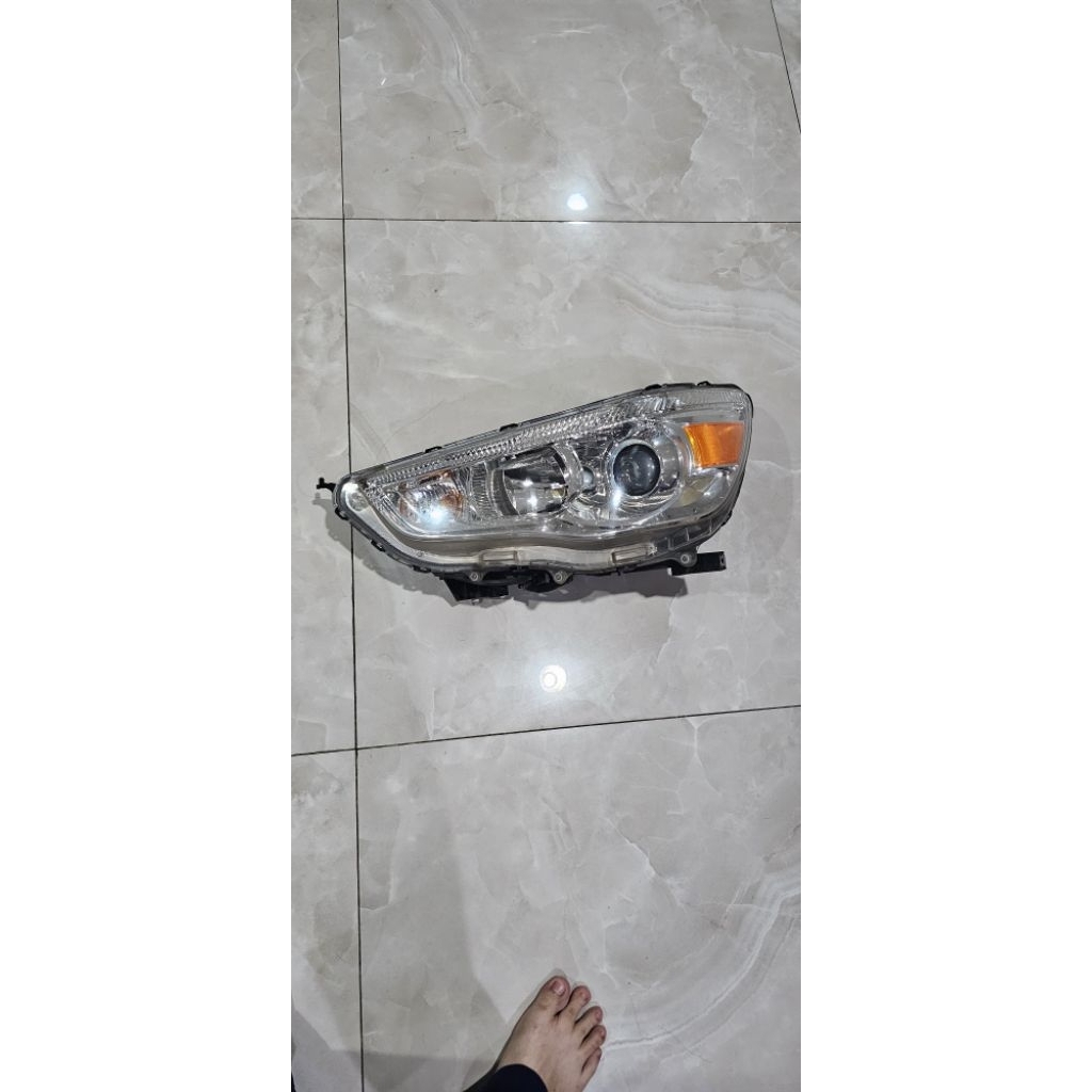 1 SET HEADLAMP OUTLANDER SPORT 2015