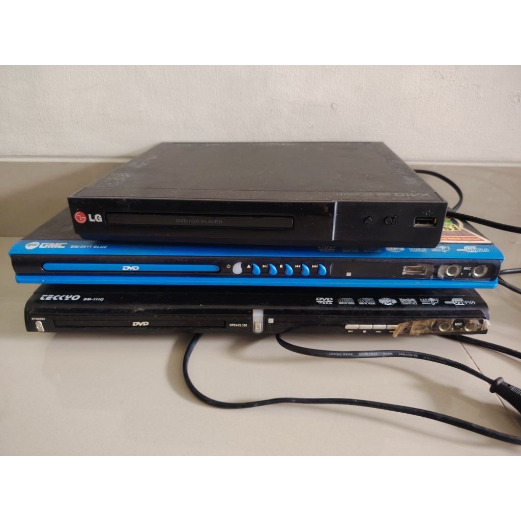 DVD seken GMC TECKYO LG bekas nyala