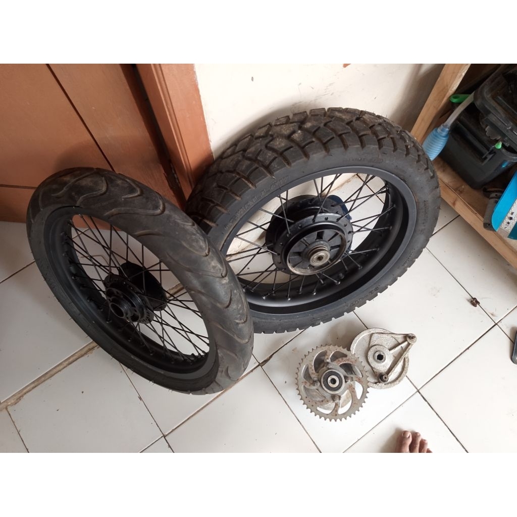 velg pelk velk wheelset trail supermoto R17 merk Vrossi Kulit jeruk ex Motor Custom bisa buat megapr