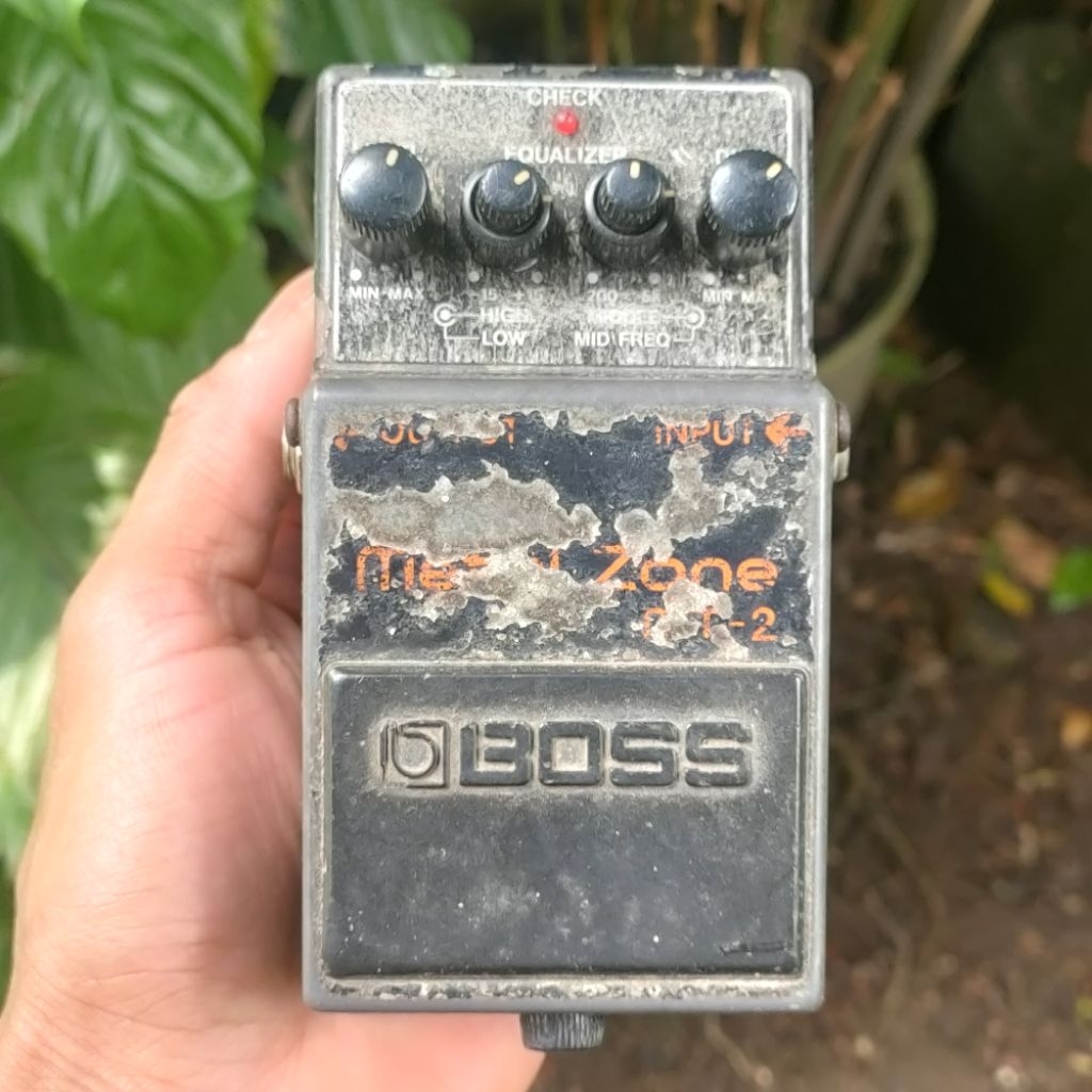 EFEK GITAR BEKAS / EFEK GITAR SECOND / EFEK BOSS / BOSS METALZONE MT-2 / METALZONE MT2 / METALZONEMT