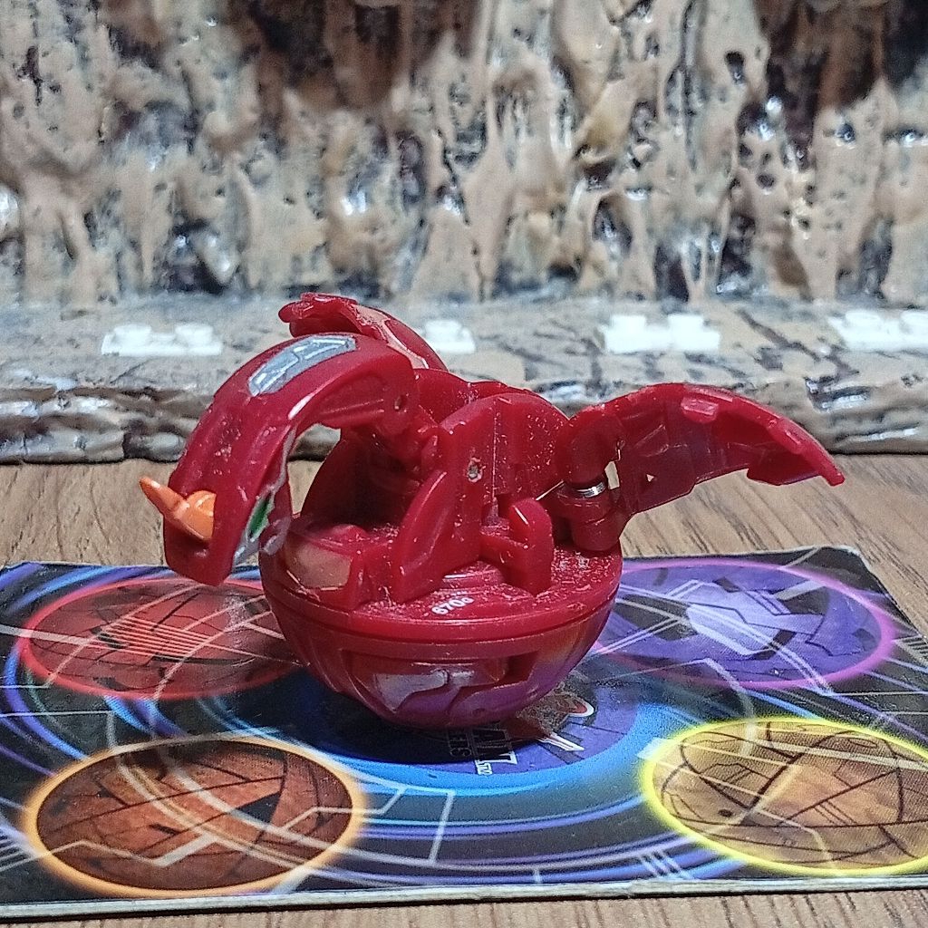 Bakugan Spin Dragonoid (berputar)