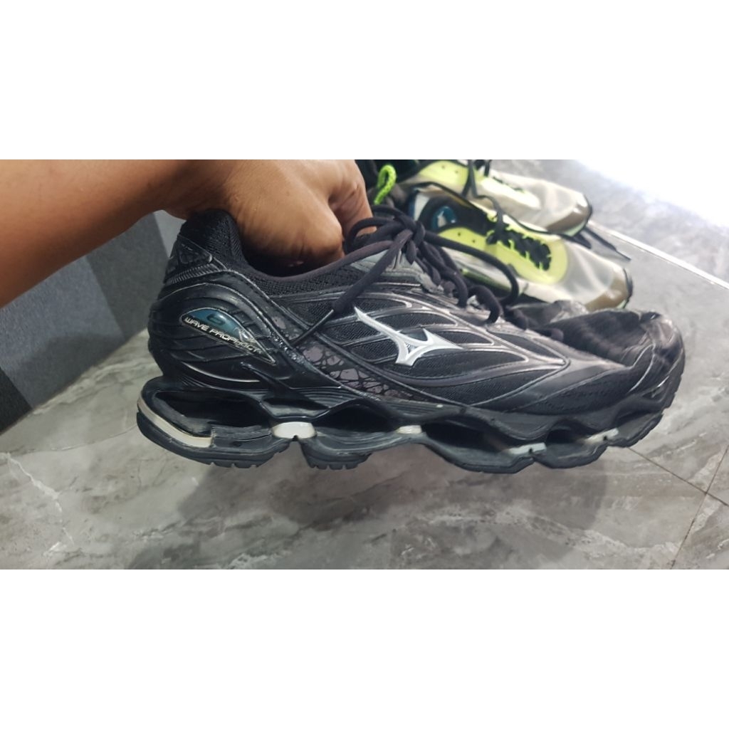 sepatu voli second 44