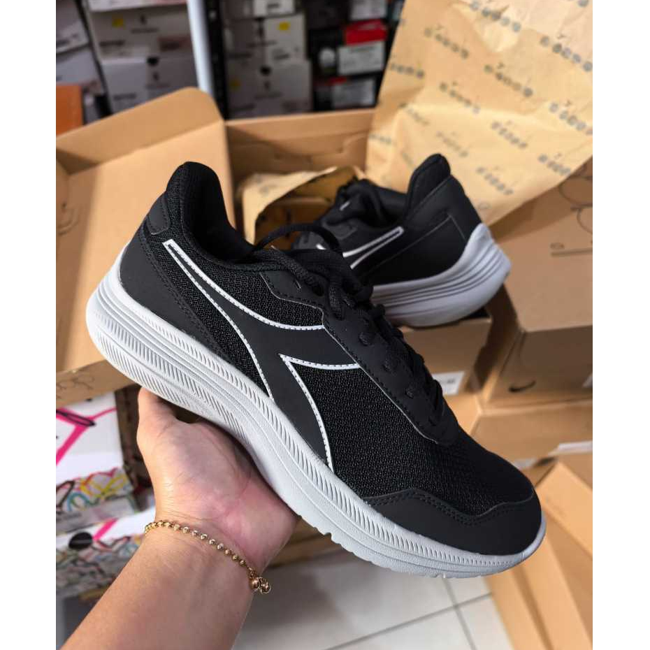 SEPATU DIADORA EAGLE8
