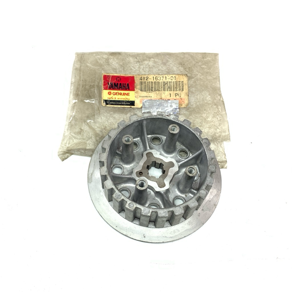 KAKI 4 EMPAT RUMAH KOPLING RX KING JAPAN ORIGINAL Asli Nos YAMAHA GENUINE PARTS / YGP 4Y2 - 16371 - 
