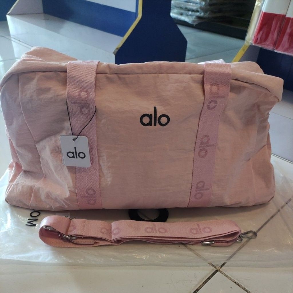 Newww Ready stock travel bag Alo Yoga