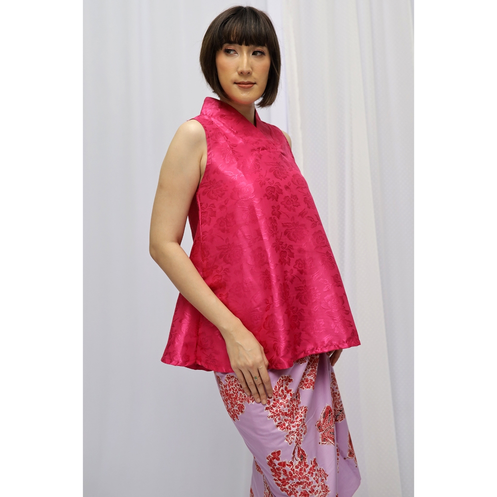 DHIEVINE BATIK Sasmaya Nila Putih Kebaya