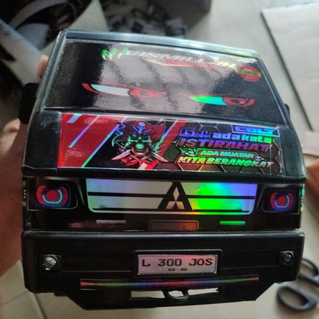 STIKER MINIATUR L300 BAHAN HOLOGRAM(ANTI AIR)