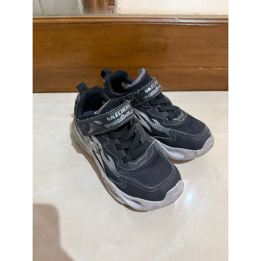 SKECHERS LIGHT Sepatu Anak Laki size 32