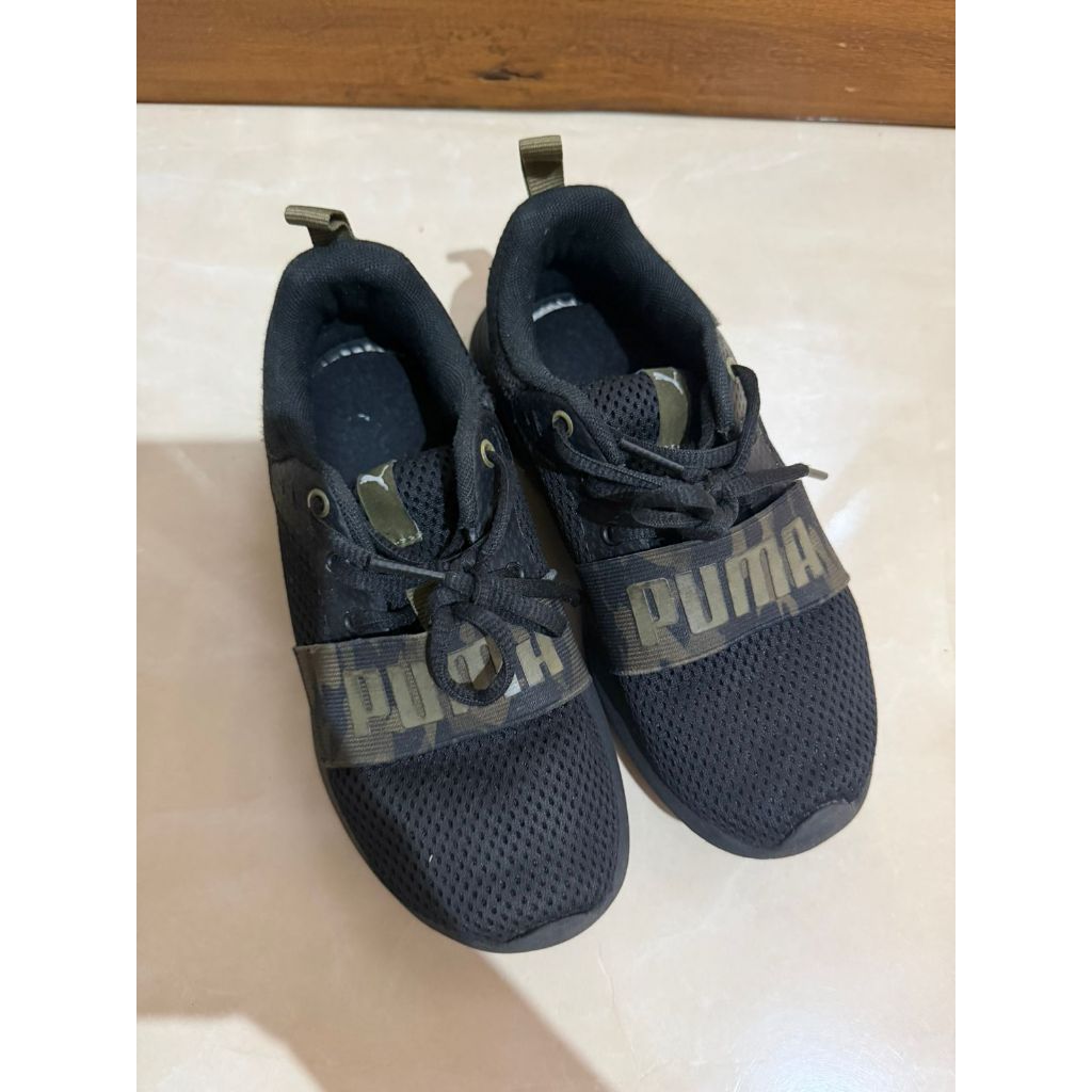 PUMA KIDS Sepatu Anak Laki size 33