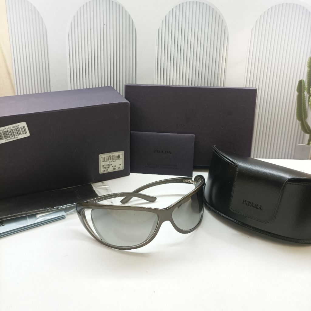 kacamata vintage original PRADA wrap Sunglasses unisex nos rarefind
