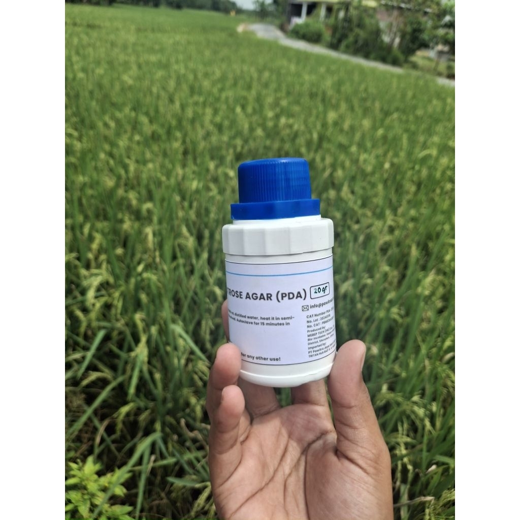 Potato Dextrose Agar (PDA) Media Mikrobiologi 20 gram dan Nutrients Agar (NA) Media Mikrobiologi 20 