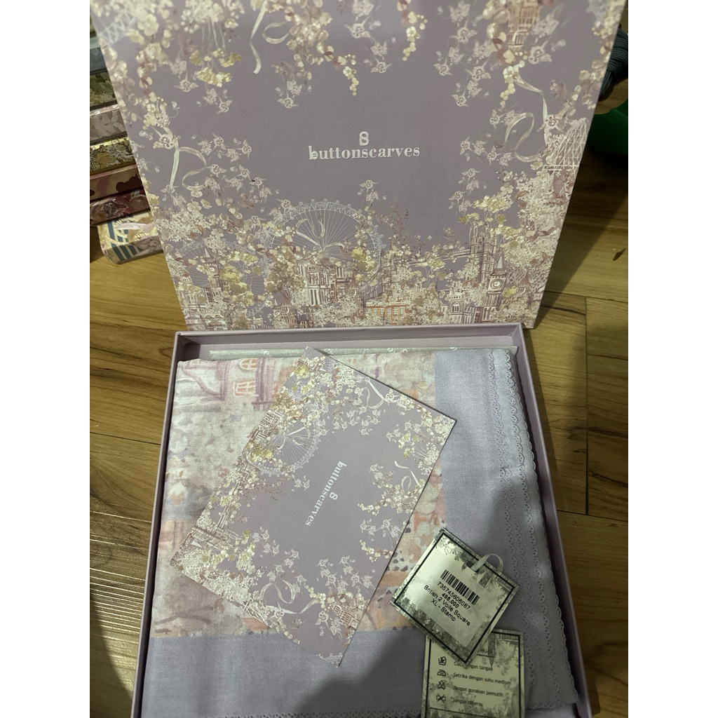 Buttonscarves British 2 Stamp XL