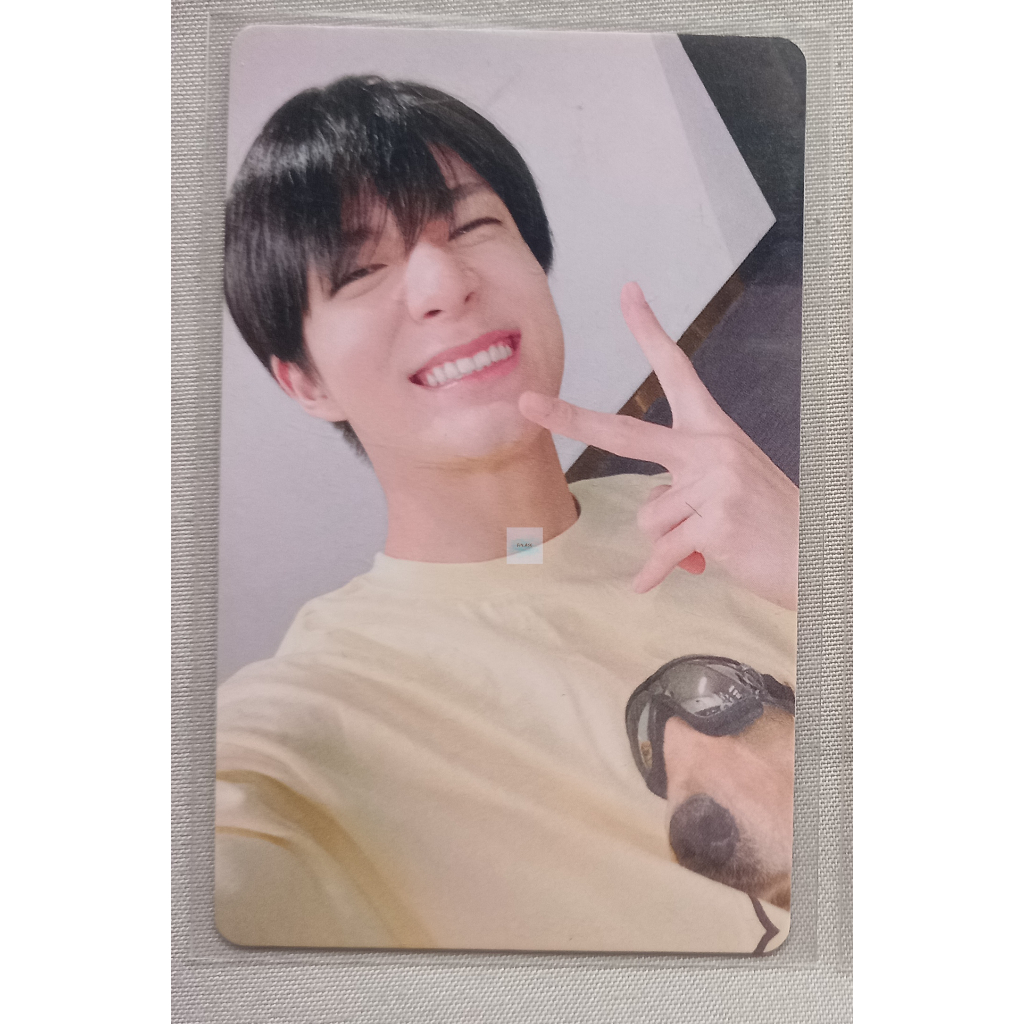 [OFFICIAL PC} PHOTOCARD JENO NCT DREAM HELLO FUTURE YIZHIYU ROUND 1 (JENO NYENGIR)