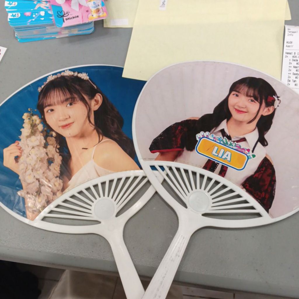 uchiwa kipas lia jkt48