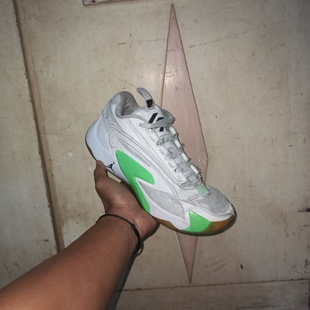 sepatu basket second Air Jordan luka 2 size 40