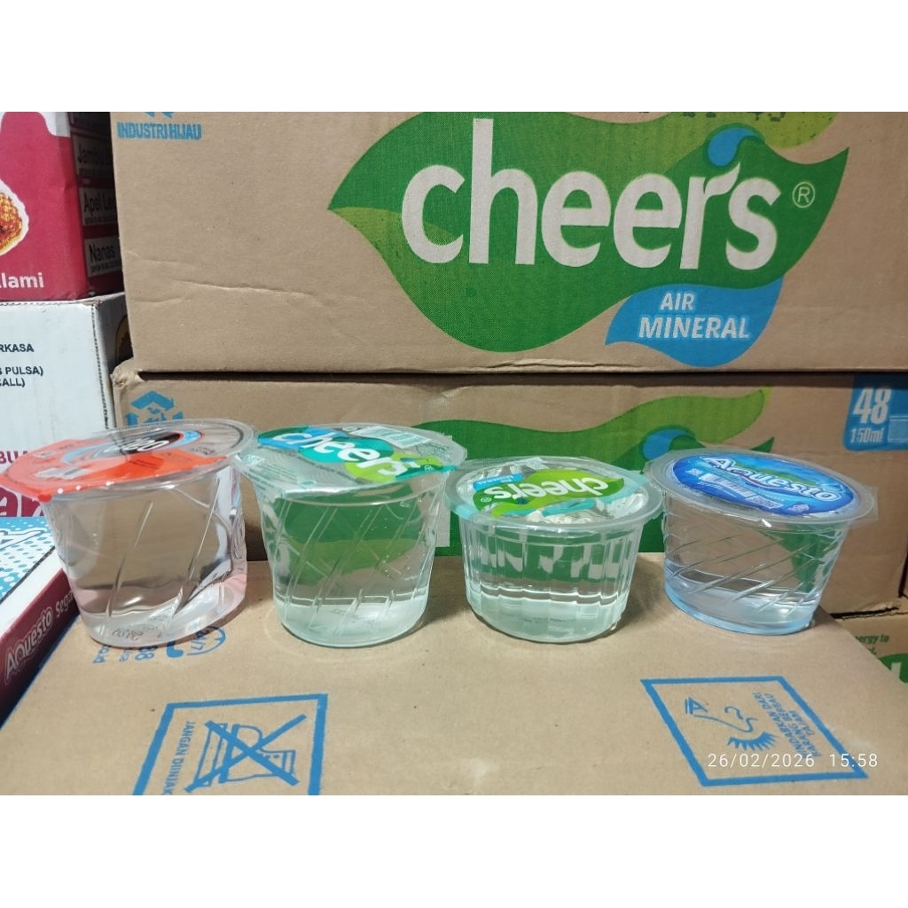 Air mineral gelas mini 1 dus untuk suguhan lebaran cleo aquesto cheers santri