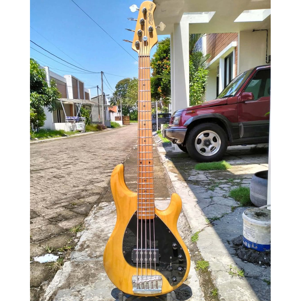 STERLING RAY 35 by musicman