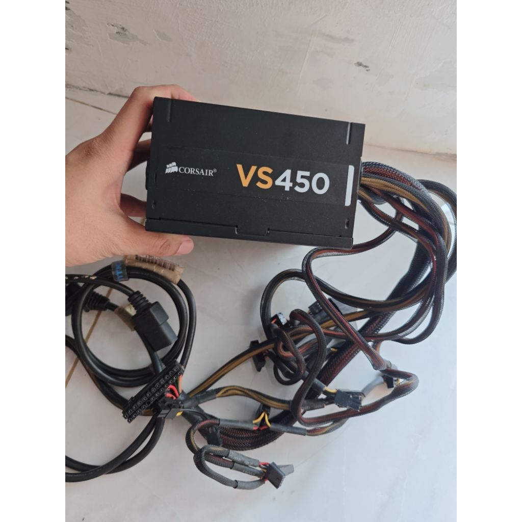Power Supply Corsair VS450 PSU Normal Like new pemakaian pribadikondisi mulus pemakaian aja
komputer