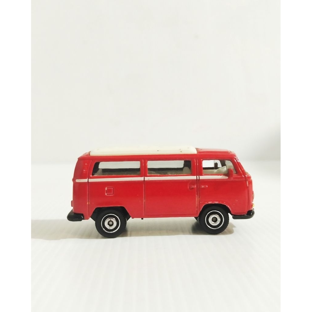 matchbox Volkswagen T2 bus loose dent
