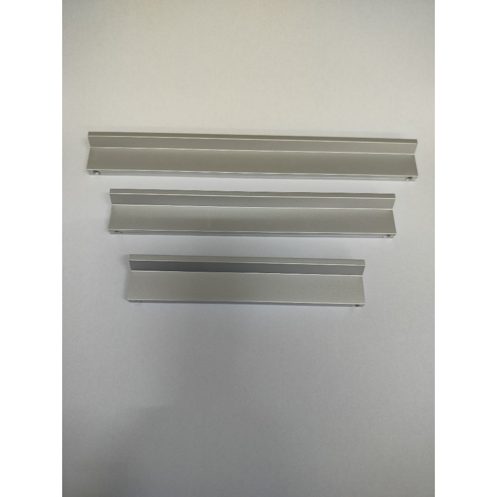 Handle Tarikan Laci atau Lemari // Handle  Pintu Lemari Alumunium Silver HS 004