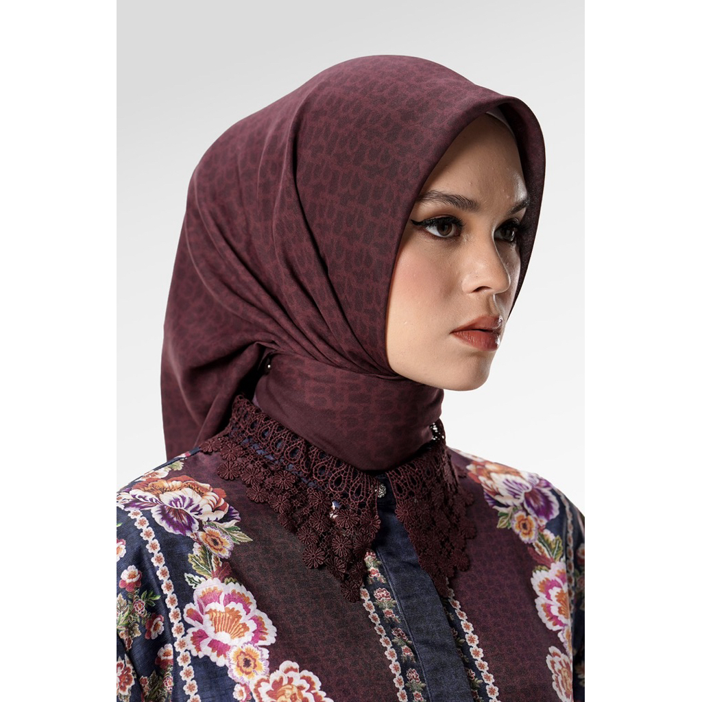 Benang Jarum Monogram Scarf (Brand New)