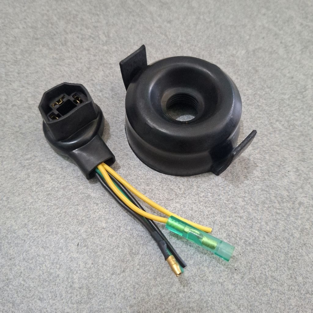 Soket H4 + karet tutup soket h4 (1set ) motor mobil universal ori.