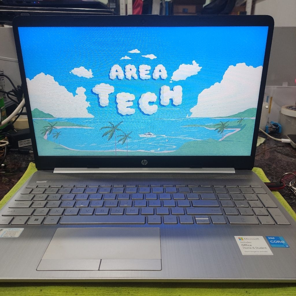 Laptop hp 15s-dk3577uKode cr260118011- Processor : Core i3 - 1115g4- Ram 8gb / SSD 512