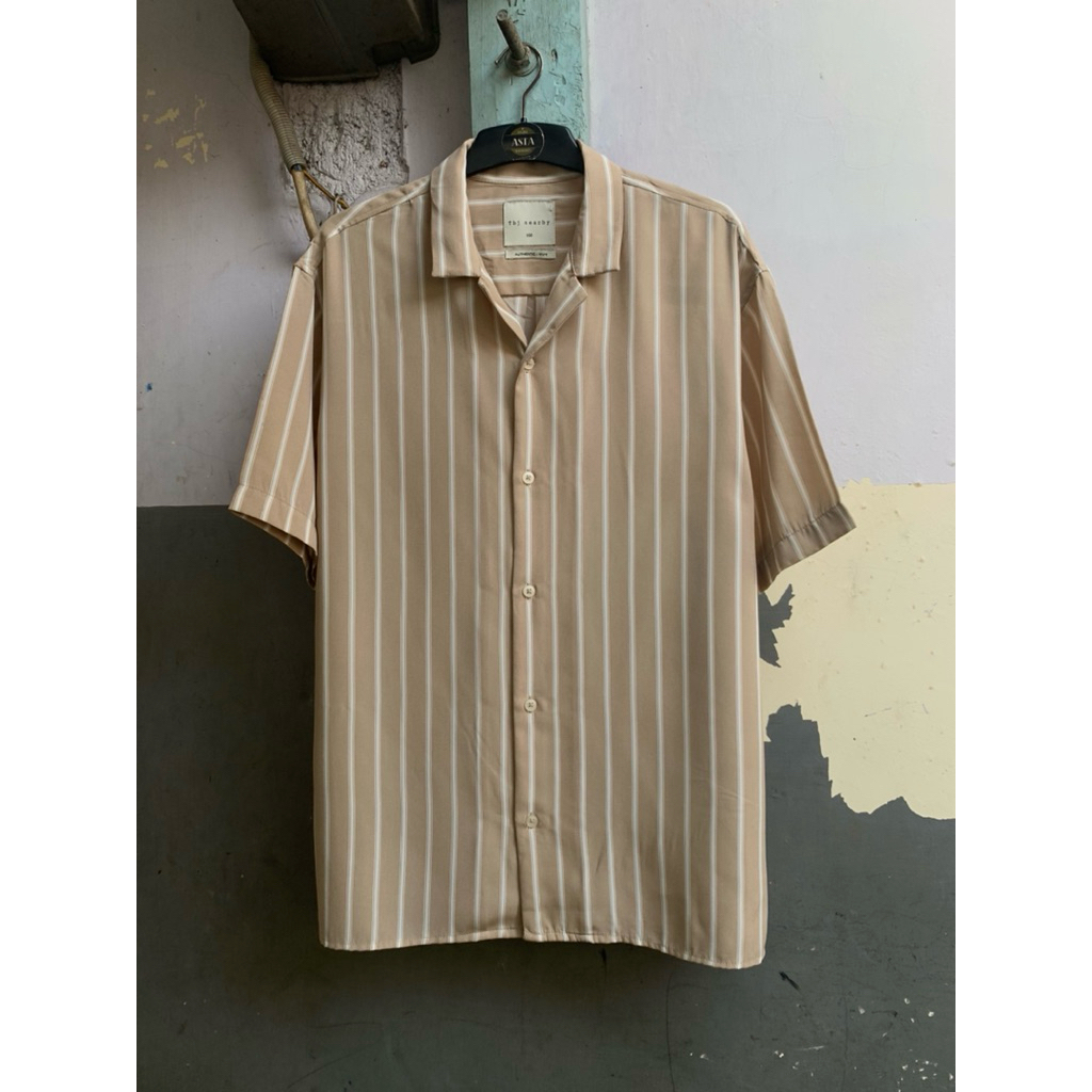 kemeja lengan pendek pria Tbj nearby preloved