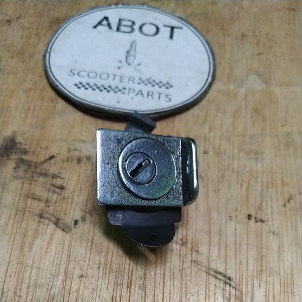 Kunci Box Bagasi double koin vespa super sprint