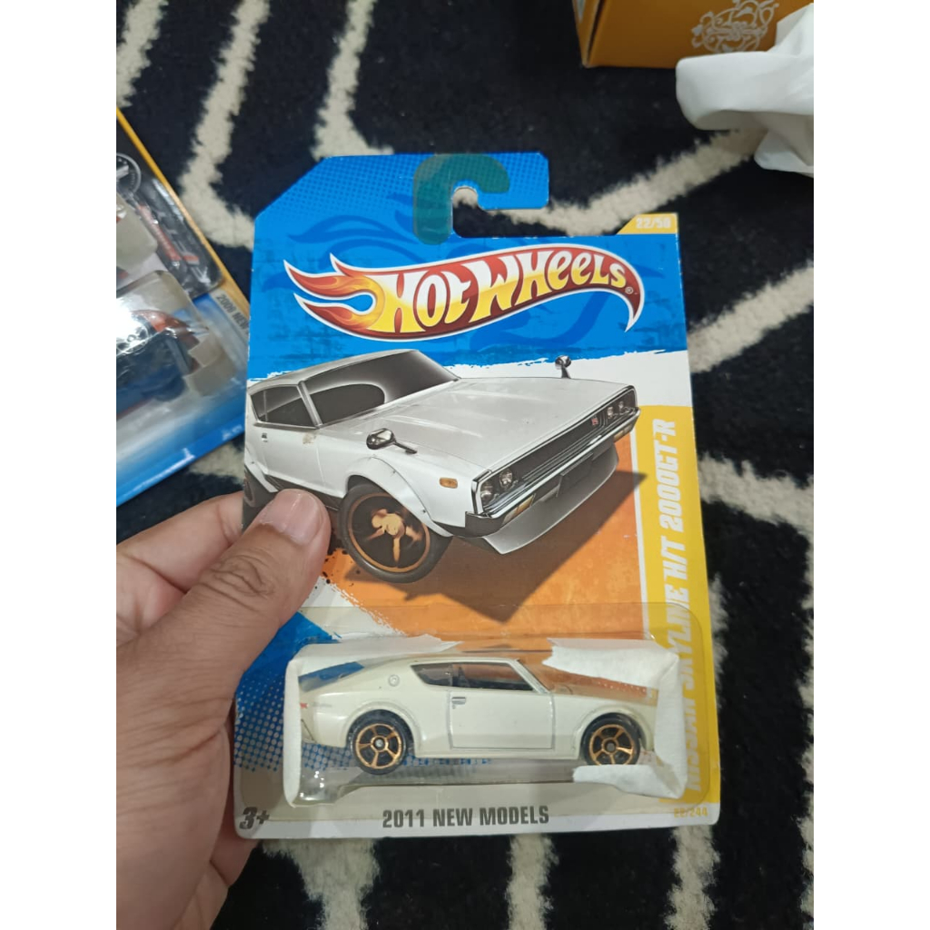 hot wheels nissan skyline ht 2000gt-r 2011 new models