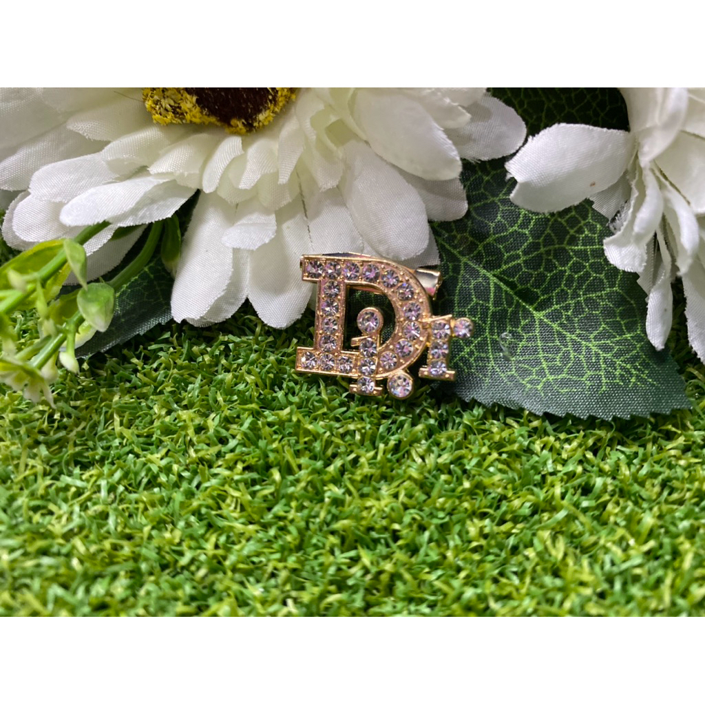 Bros dada motif dior / bros murah /bros elegan /bros dagu