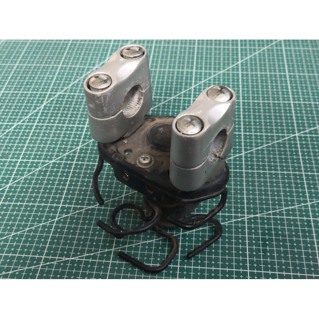 Bracket Stang Fino Injeksi Fino 125 FI bekas