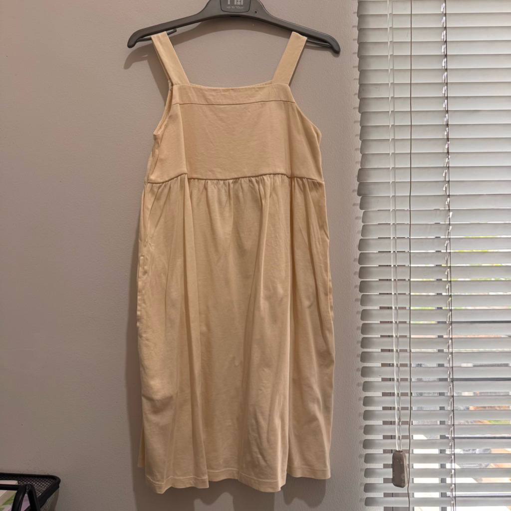 Dress Uniqlo Lengan Kutung Polos Anak Perempuan / Dress Katun Anak Uniqlo Kids - Preloved