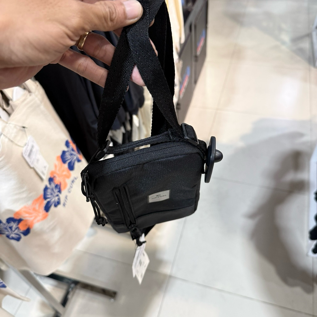 tas selempang pria rip curl original slim pouch midnight blak sling bag