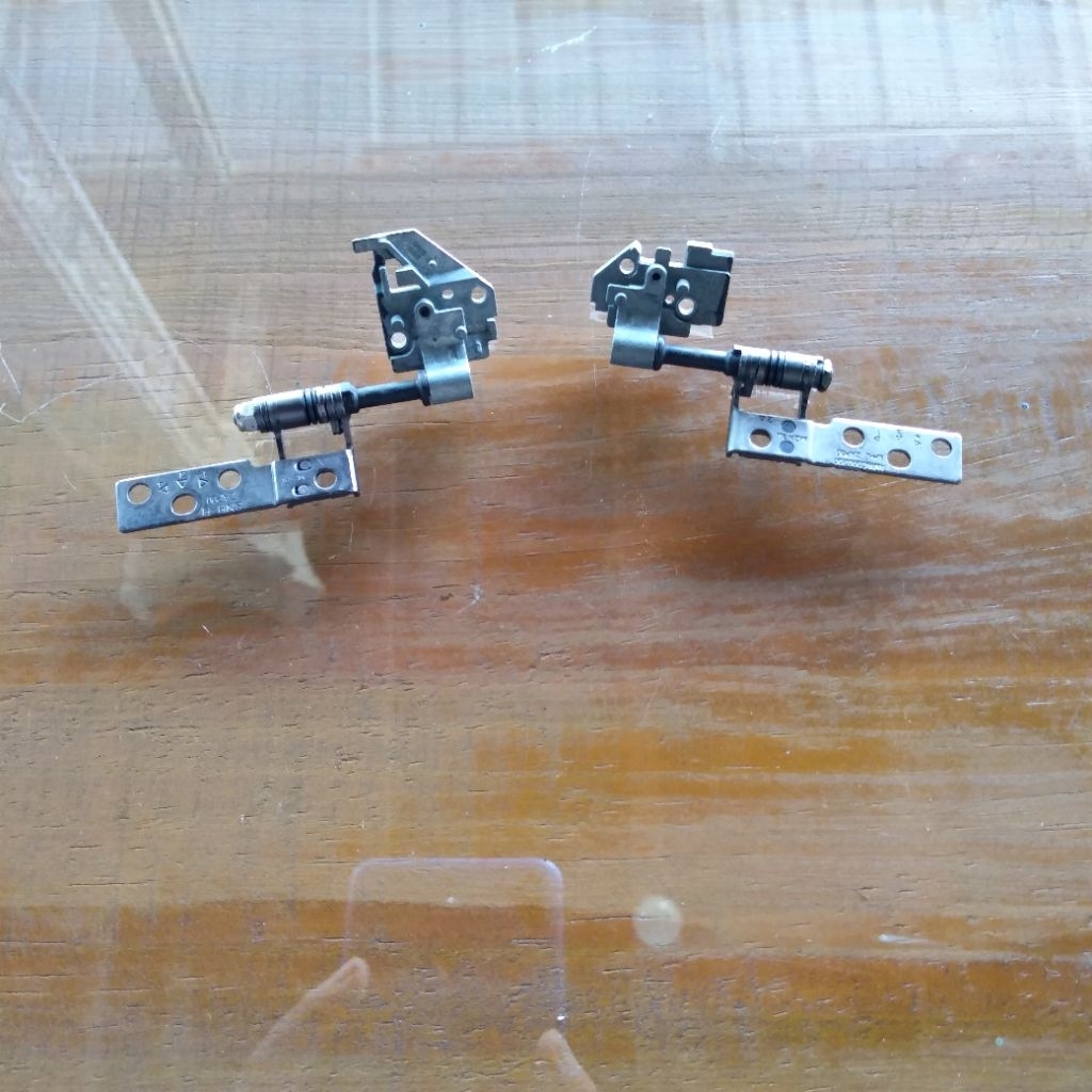 engsel laptop dell alienware 13 r2