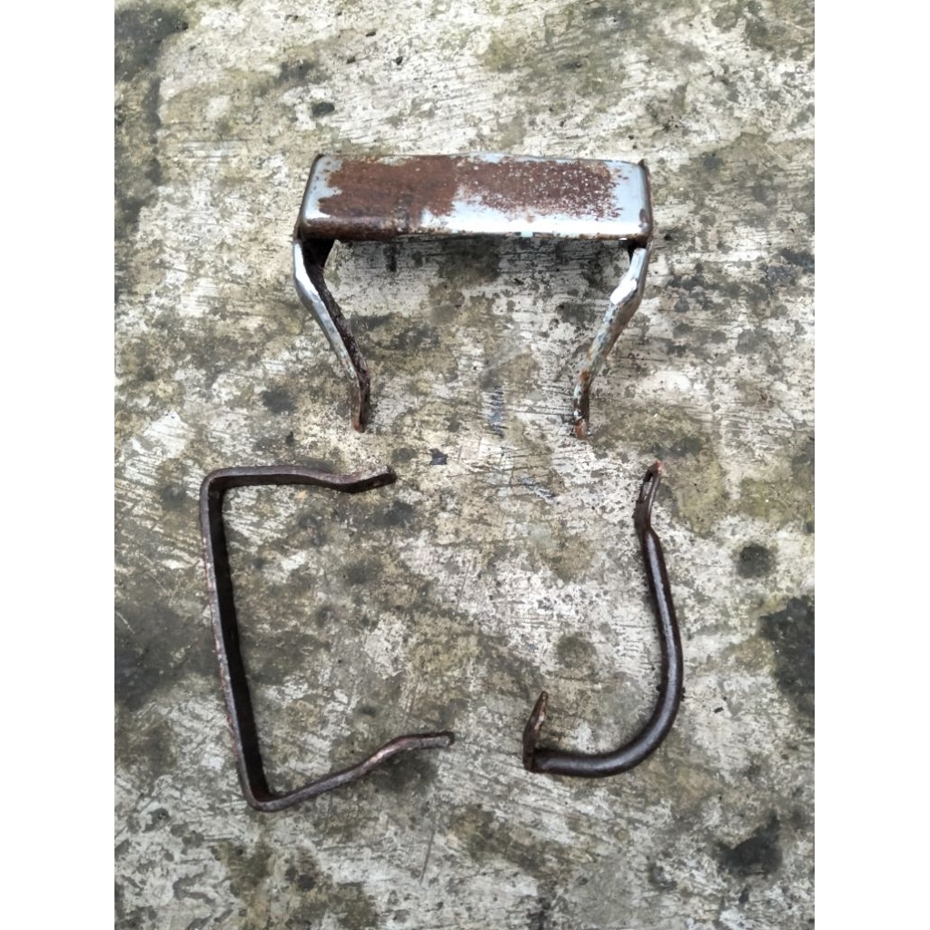 Tatakan jok set begel Honda C70 original copotan