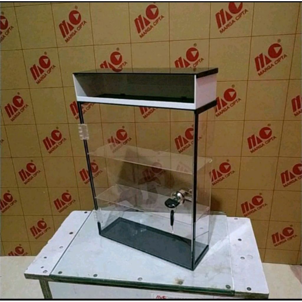 Etalase Akrilik