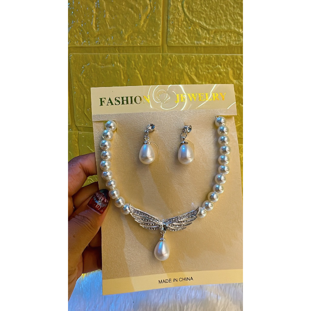 set mutiara set pesta kalung dan anting