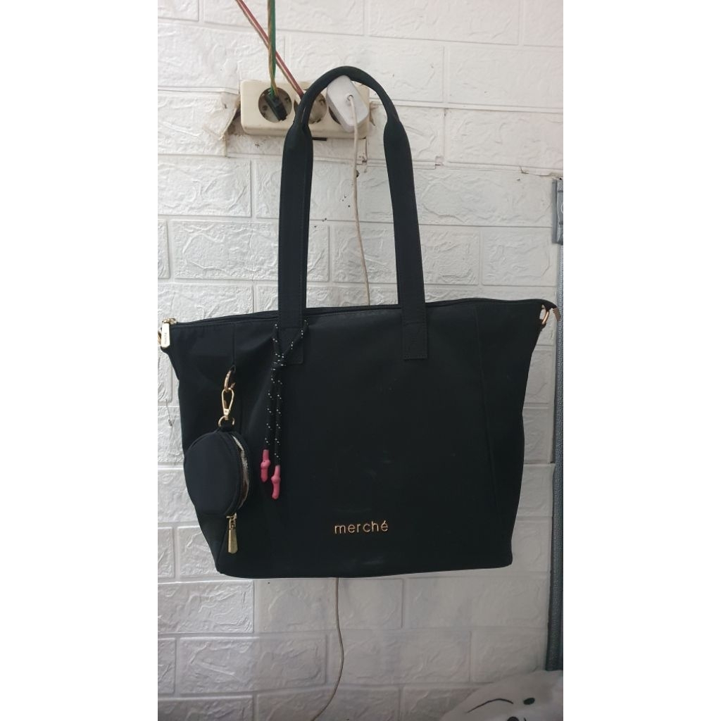 merche anya tote bag