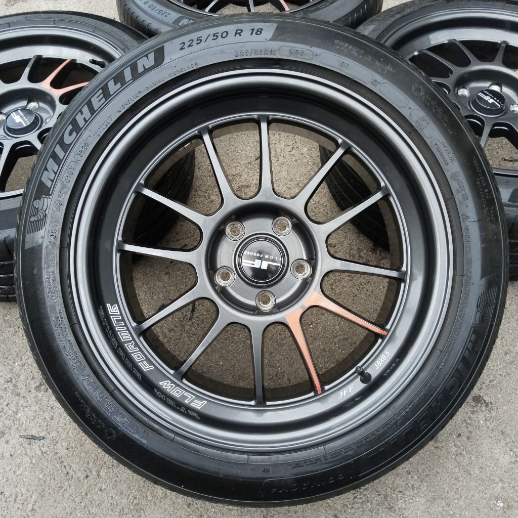 Velg Venom r18 plus Ban 225/50 r18