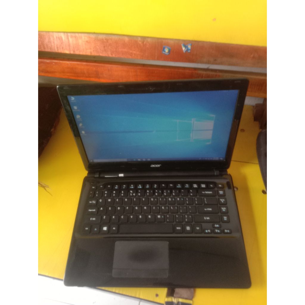 laptop Acer e1 422 model slim nornal