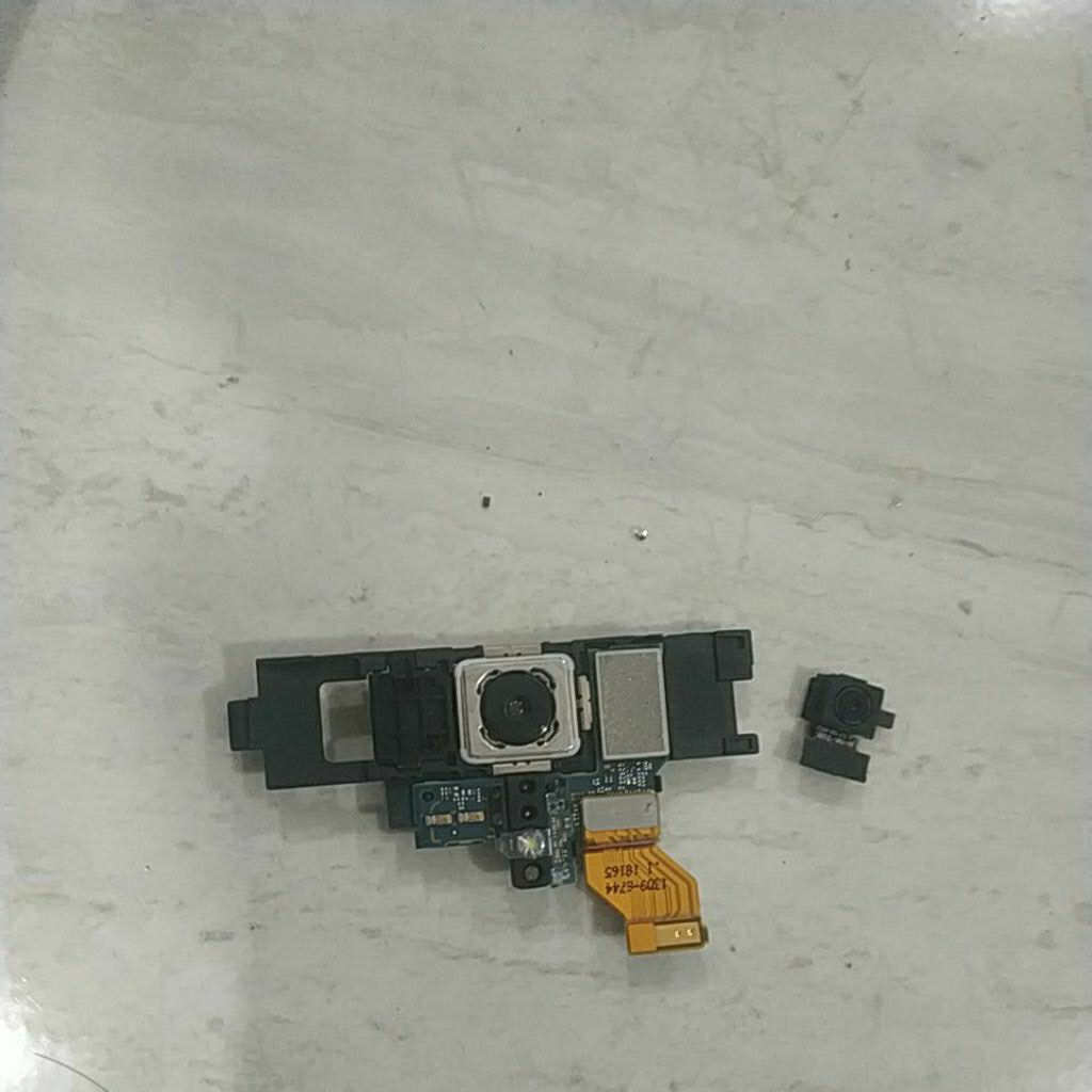kamera bekas sony xperia Xz2,depan belakang