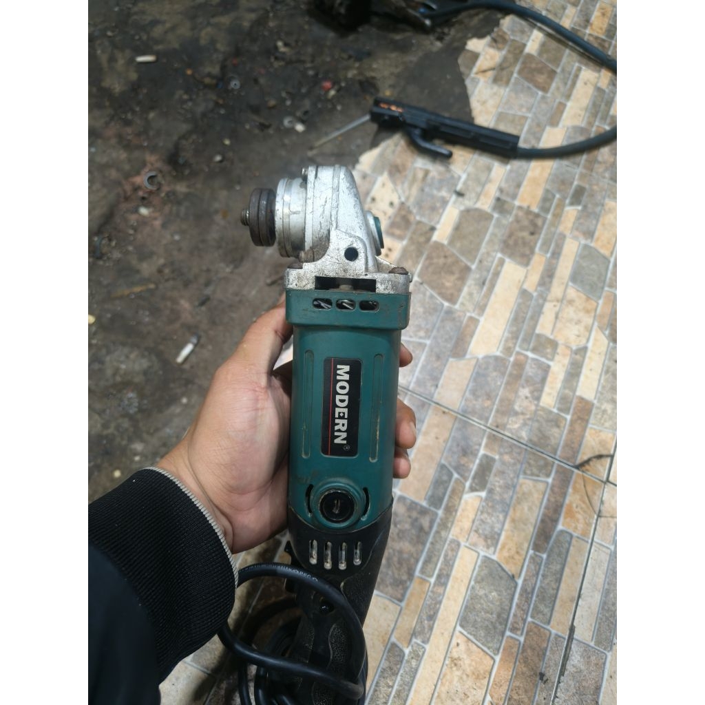 Grinda tangan Modern