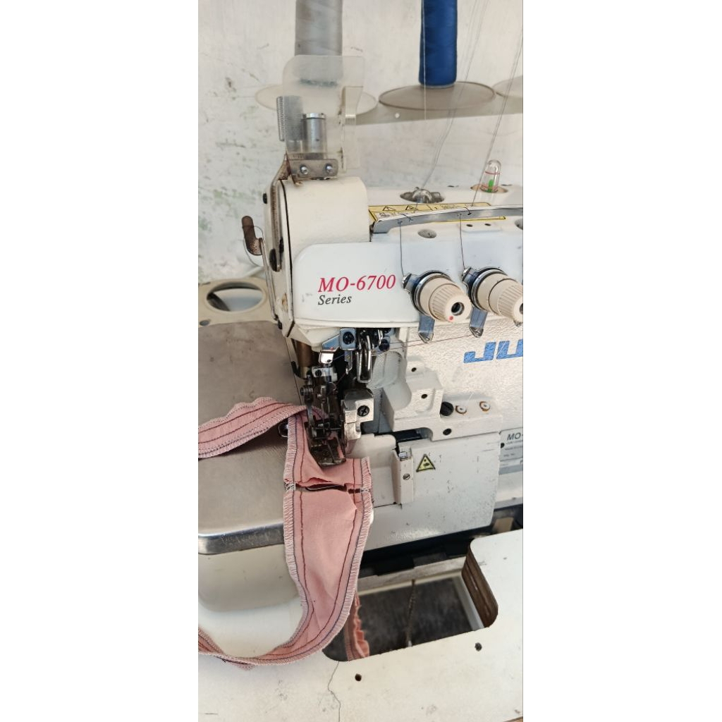 Mesin Obras JUKI M0-6700 Benang 4 & 5 Second like new
